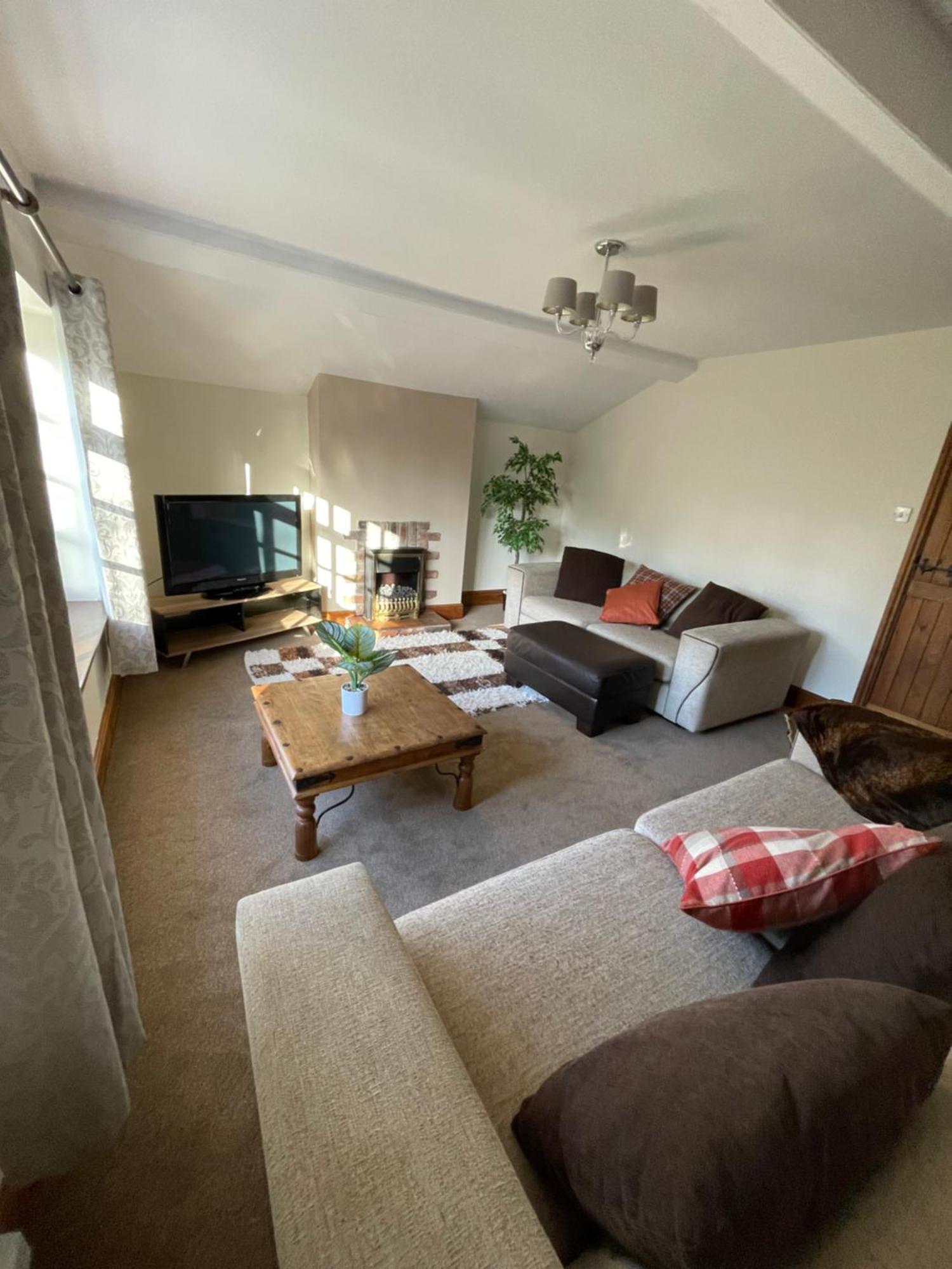 Pear Tree House 2 Bed Apartment Hartford  Buitenkant foto